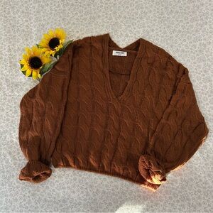 Double Zero Slouchy Cable Knit Sweater Size Small